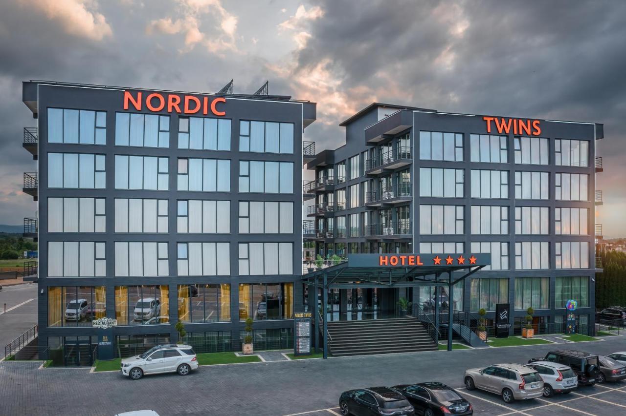 Hotel Nordic Twins & Wellness Radauti Exterior foto