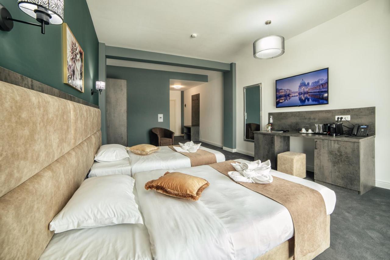 Hotel Nordic Twins & Wellness Radauti Exterior foto