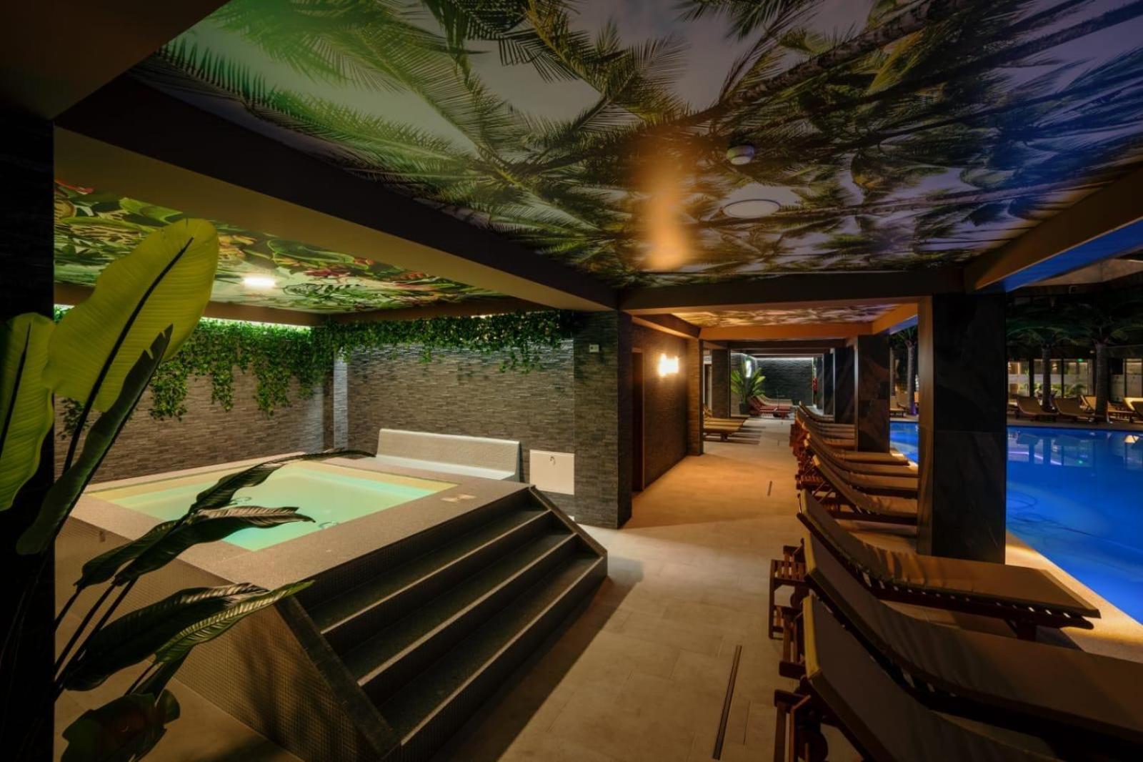 Hotel Nordic Twins & Wellness Radauti Exterior foto