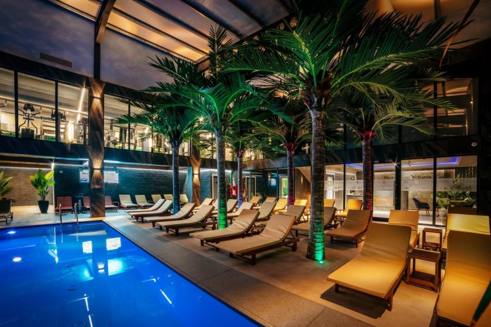Hotel Nordic Twins & Wellness Radauti Exterior foto