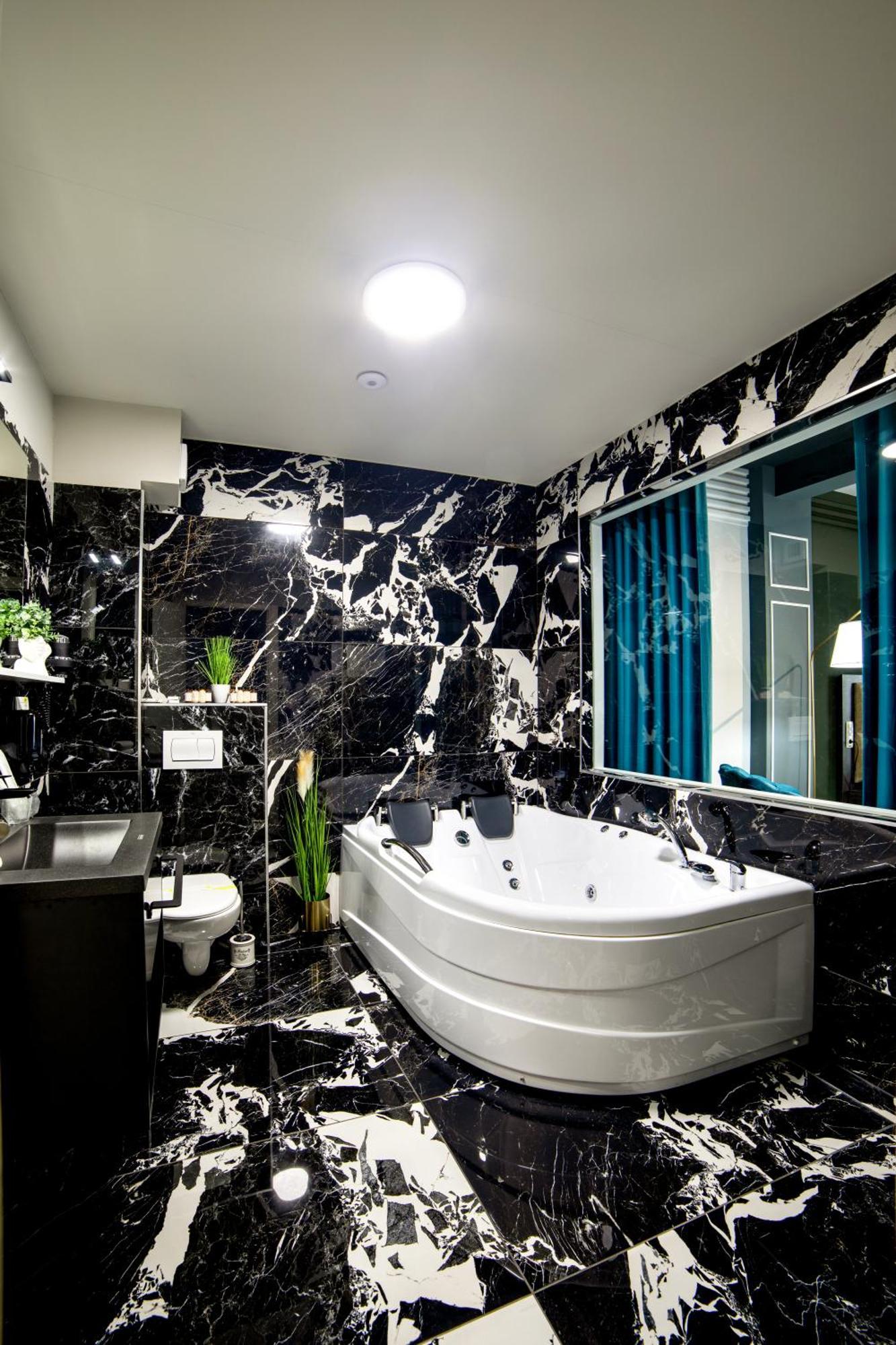 Hotel Nordic Twins & Wellness Radauti Exterior foto